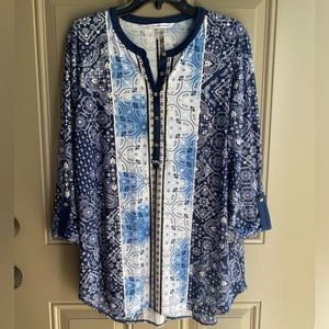 Peter Nygard Tunic~Button Tab Sleeves~  Polyester/Spandex~Mixed Blue Print~Large